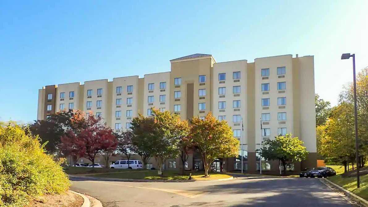 Sleep Inn & Suites BWI Airport Parking