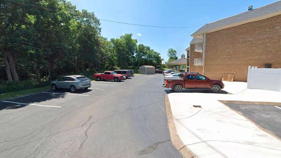 Motel 6 Nashville BNA Airport Parking
