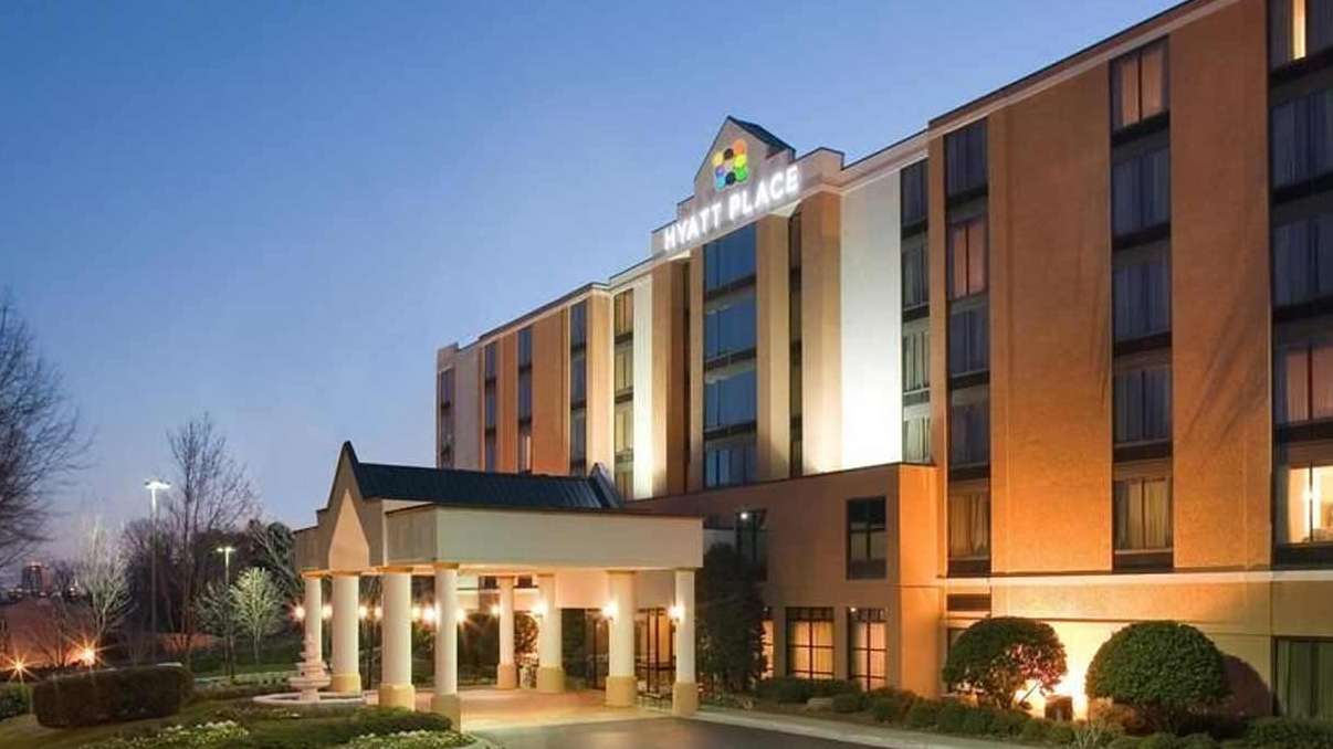Hyatt Place FLL Airport Parking