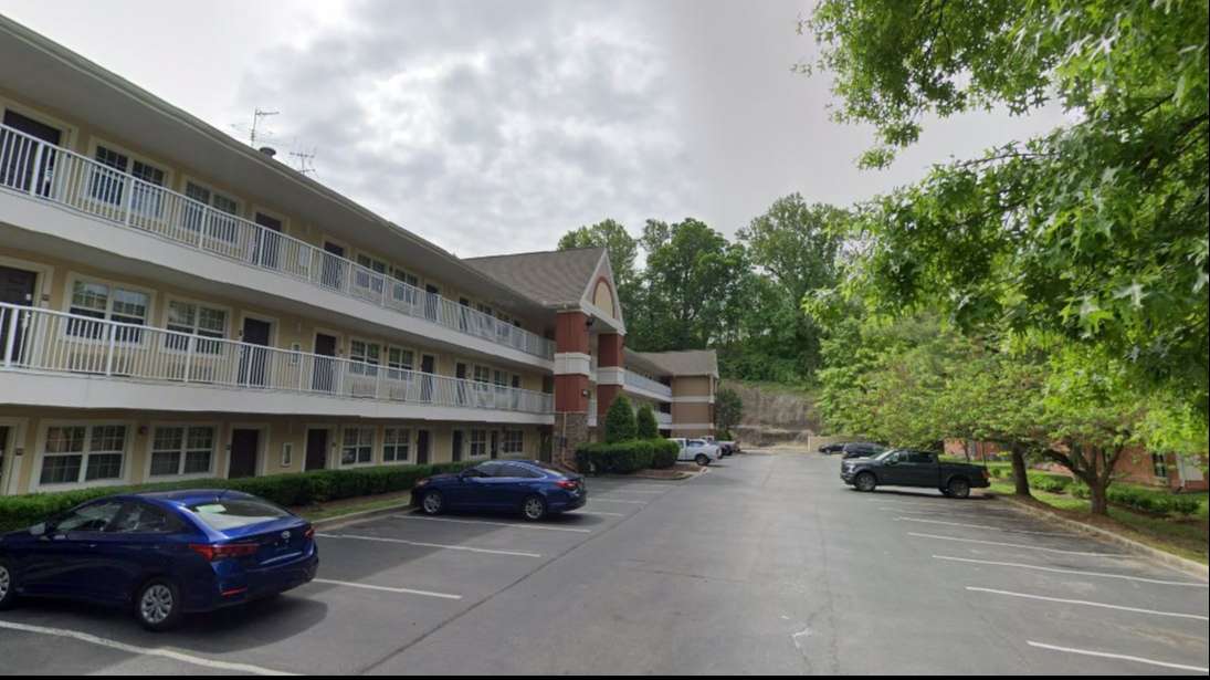 Select Suites BNA Airport Parking
