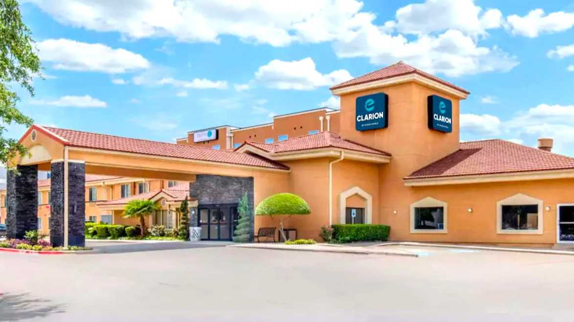 Clarion Inn & Suites North (DFW) Airport Parking SPECIAL DEAL