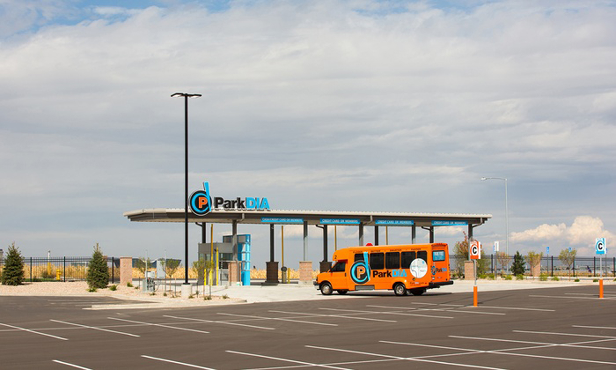 Park Dia DEN Top Airport Parking Lots at DEN