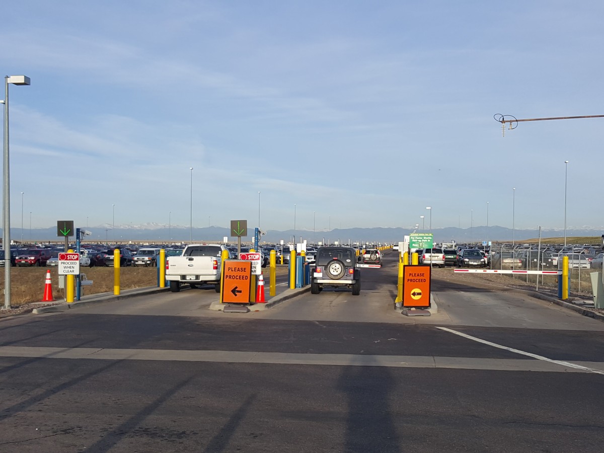 pikes peak parking at dia